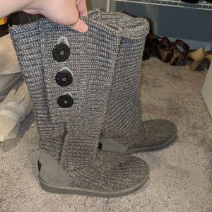 EUC sweater UGG boots